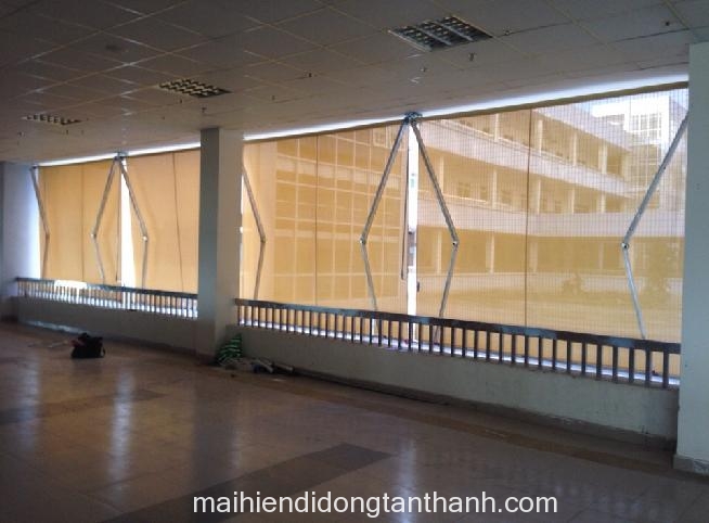 bat_che_nang_mua_ban_cong1