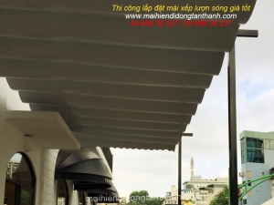 Lắp đặt mái xếp lượn sóng giá rẻ