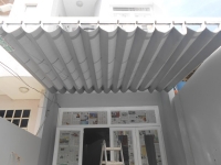 Mái hiên cố định và mái xếp lượn sóng – loại nào tốt hơn?