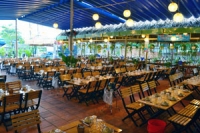 Lắp đặt bạt che quán bia giá rẻ